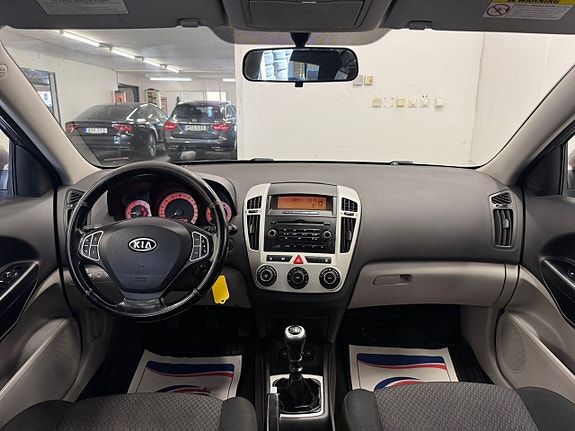 Kia Ceed 4 of 17