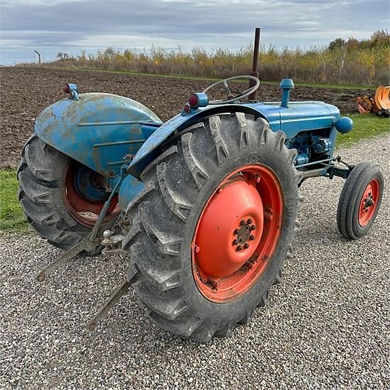 Ford Dexta T3 - New back tyres 7 of 30