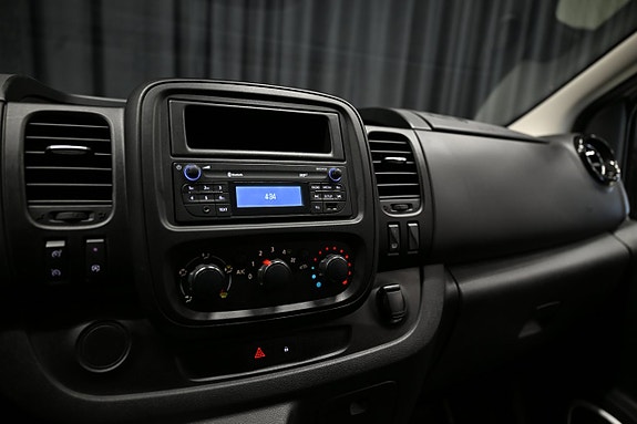 Opel Vivaro 18 of 25