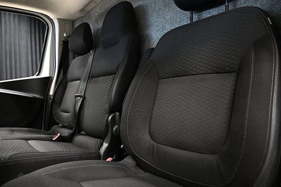 Opel Vivaro 16 of 25