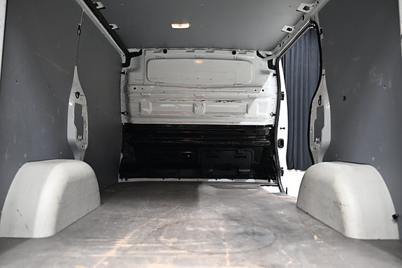 Opel Vivaro 8 of 25