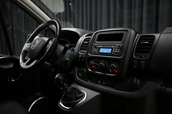 Opel Vivaro 24 of 25