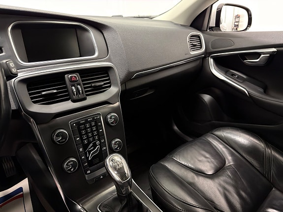 Volvo V40 17 of 22