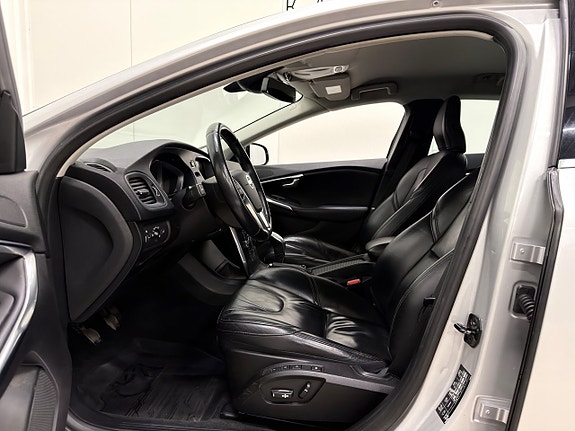 Volvo V40 11 of 22