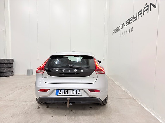 Volvo V40 8 of 22