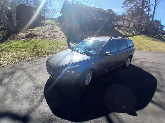 Volvo V50 3 of 5
