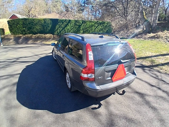 Volvo V50 2 of 5