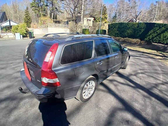 Volvo V50 4 of 5