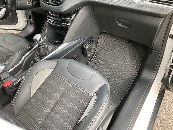 Peugeot 2008 24 of 27