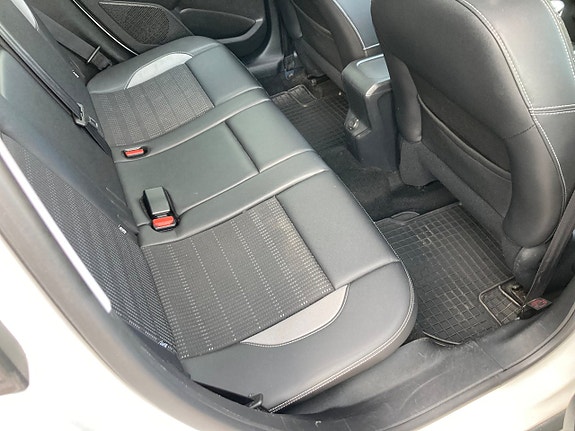 Peugeot 2008 16 of 27