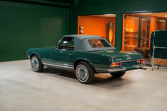 Mercedes-Benz 280 SL 9 of 30