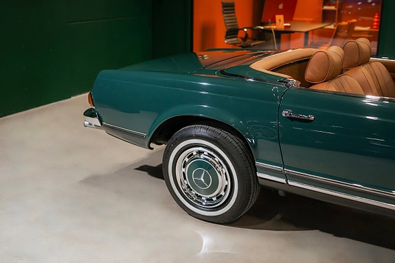 Mercedes-Benz 280 SL 13 of 30