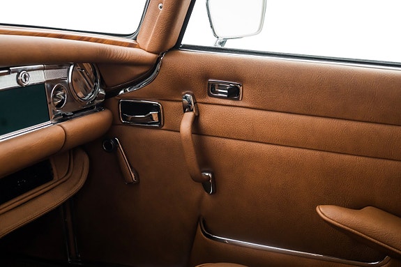 Mercedes-Benz 280 SL 29 of 30
