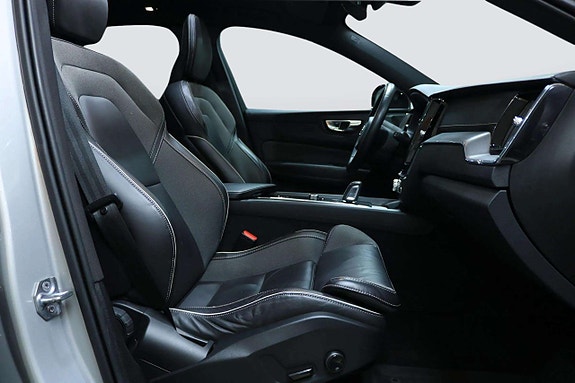 Volvo XC60 10 of 30