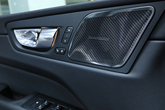 Volvo XC60 18 of 30