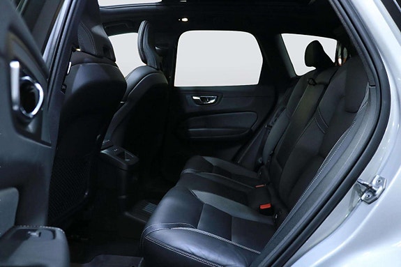 Volvo XC60 9 of 30