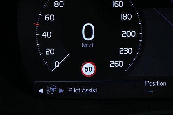 Volvo XC40 24 of 28