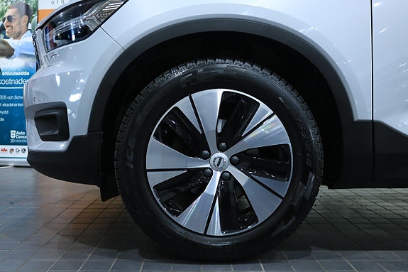 Volvo XC40 12 of 28