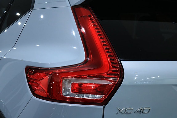 Volvo XC40 14 of 28