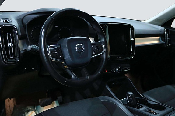 Volvo XC40 9 of 28