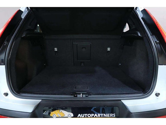 Volvo XC40 28 of 28