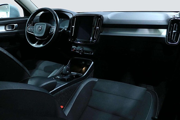 Volvo XC40 8 of 28