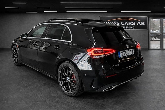 Mercedes-Benz A200 2 of 5