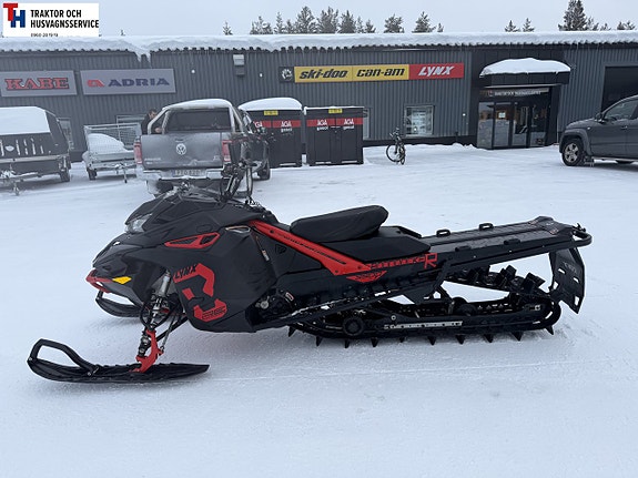 Lynx Boondocker 3900 RE 850 -19 2 of 8