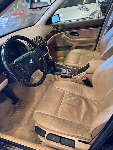 BMW 540i 13 of 15