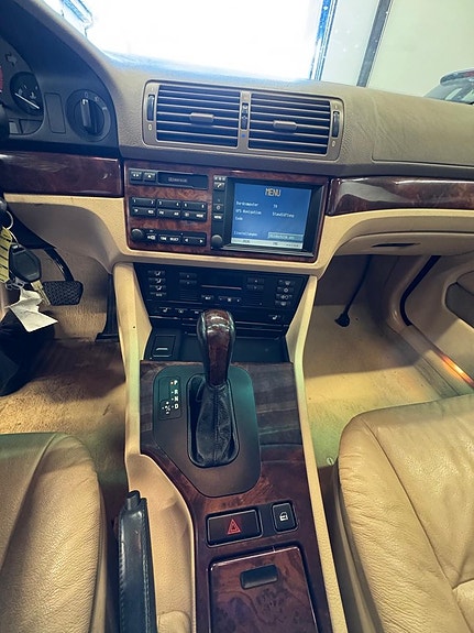 BMW 540i 11 of 15