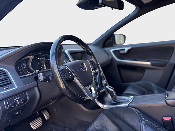 Volvo XC60 4 of 5