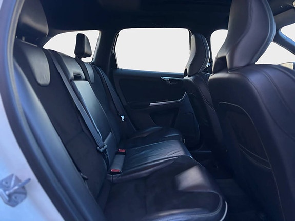 Volvo XC60 6 of 11