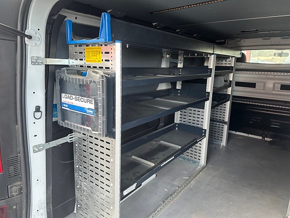 Renault Trafic 7 of 12