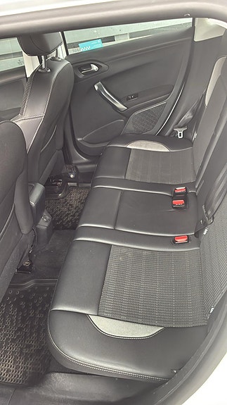 Peugeot 2008 5 of 5