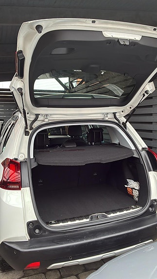 Peugeot 2008 6 of 8