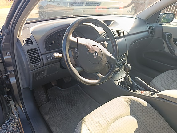 Renault Laguna 12 of 12