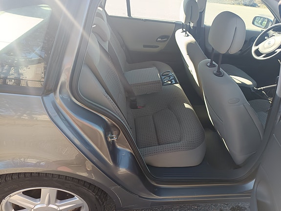 Renault Laguna 9 of 12