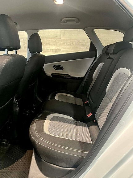 Kia Ceed 9 of 18