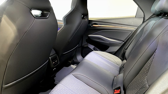 Cupra Raval 11 of 12