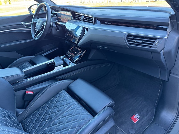 Audi SQ8 17 of 26