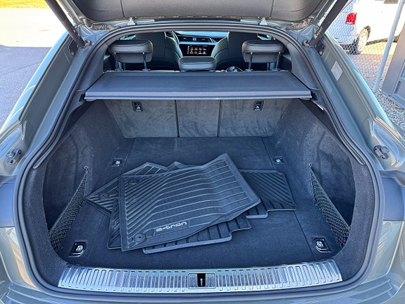 Audi SQ8 25 of 26