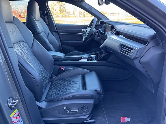 Audi SQ8 16 of 26