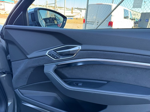 Audi SQ8 19 of 26