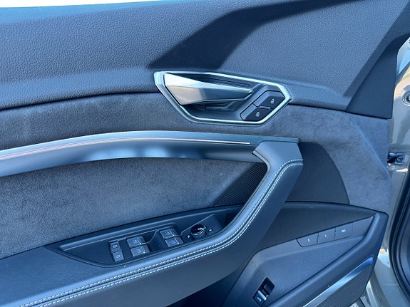 Audi SQ8 13 of 26