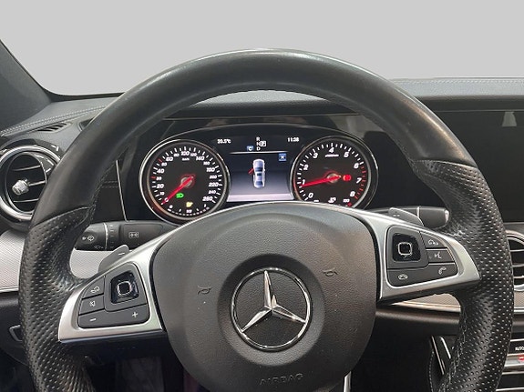 Mercedes-Benz E200 14 of 19