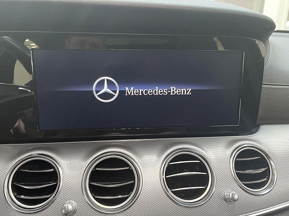 Mercedes-Benz E200 16 of 19