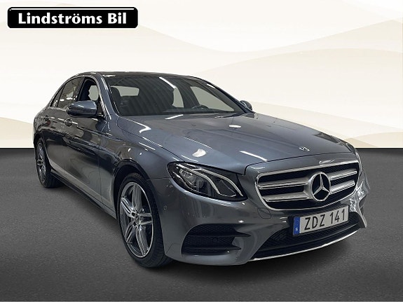 Mercedes-Benz E200 3 of 5