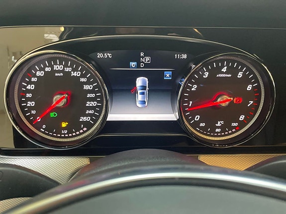 Mercedes-Benz E200 15 of 19