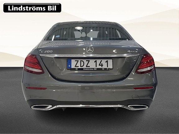 Mercedes-Benz E200 7 of 19