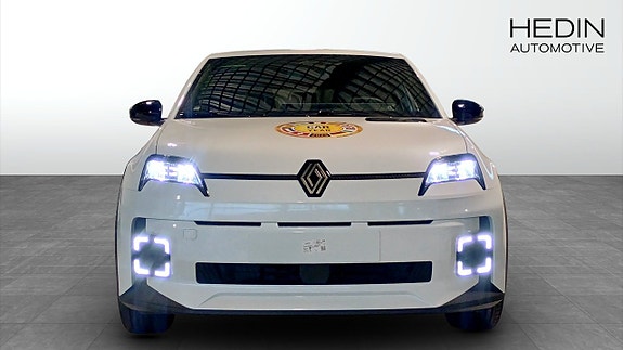 Renault 5 E-Tech 8 of 12